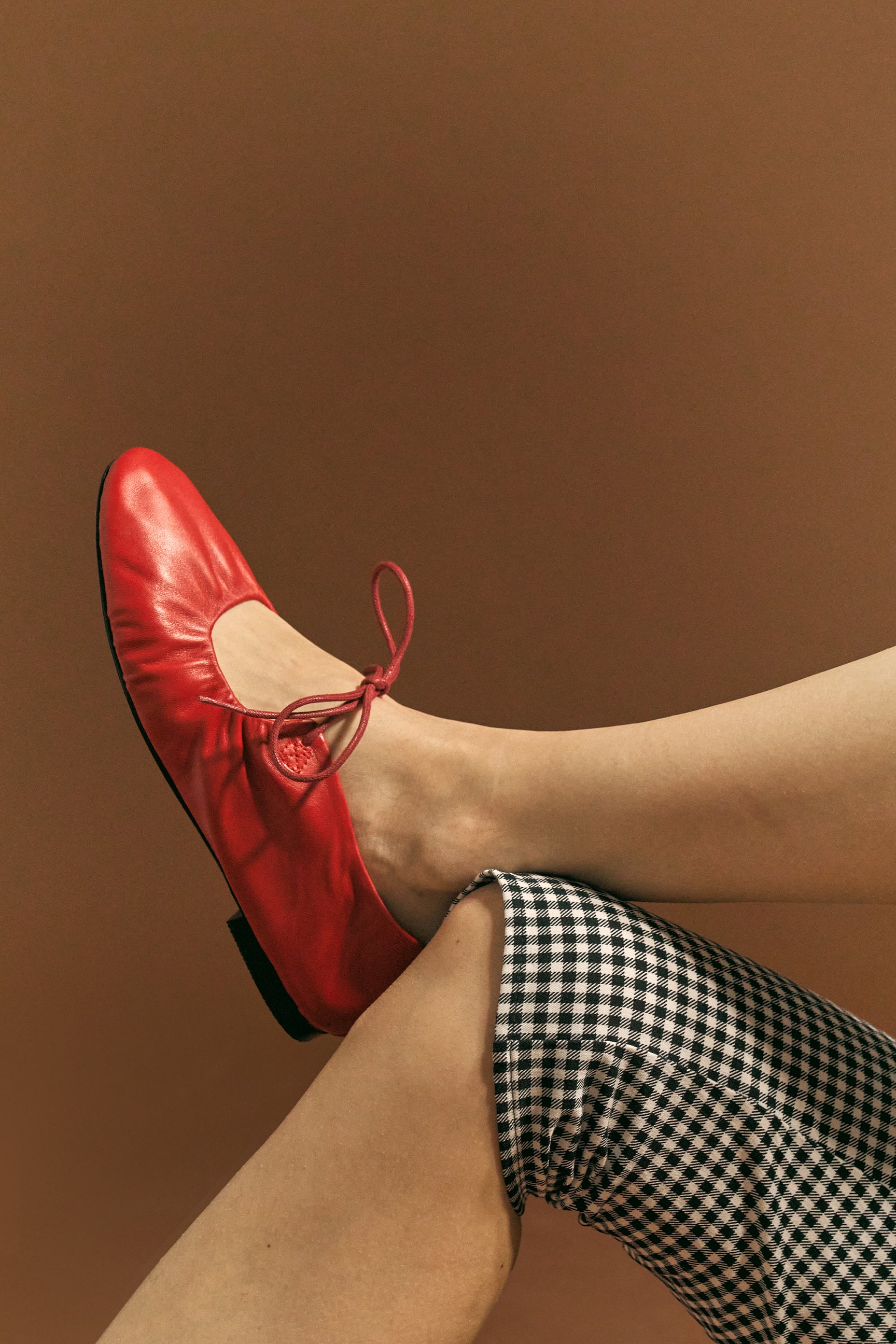 The Scrunchie Flat in Chili - Image 2
